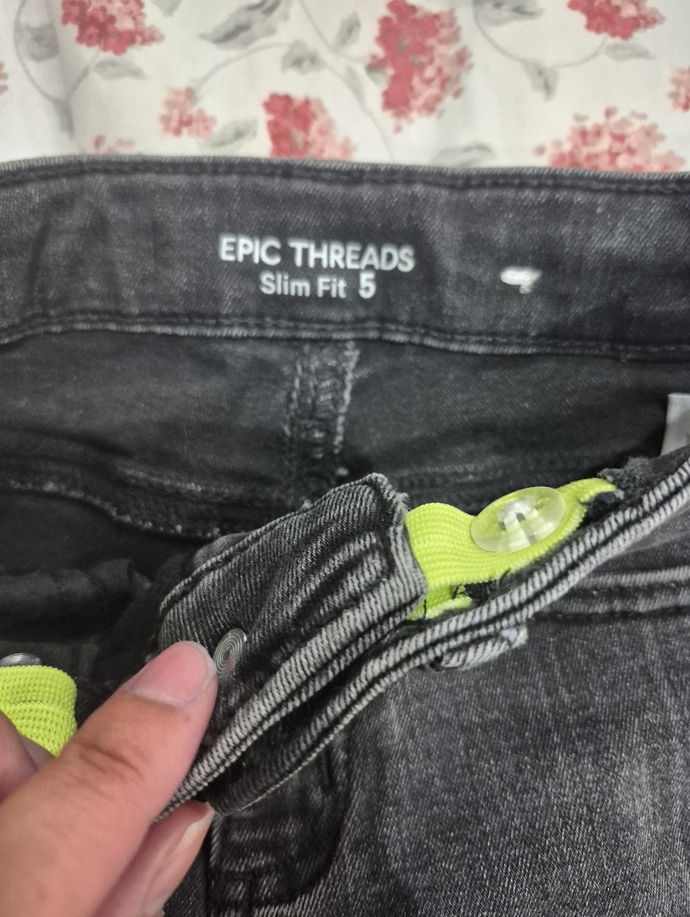 Epic Threads Jeans - Picture 2 of 2